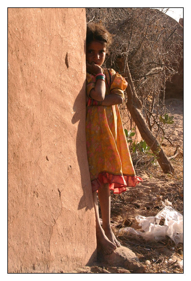 http://fc56.deviantart.com/images2/i/2004/04/8/6/Childrens_from_India___3.jpg
